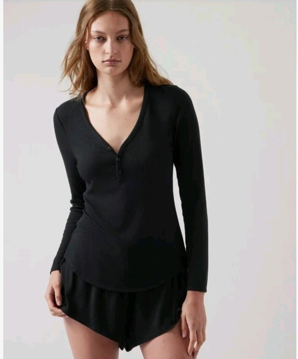 NWT Athleta Wind Down Sleep Top Size Med Black Waffle Knit Henley Lounge Comfy